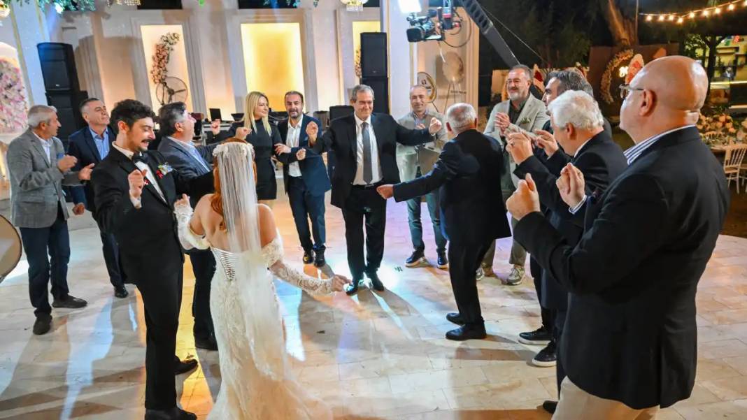 ATSO Eski Başkan Yardımcısı Mustafa İssi’nin Kızı Anıl Evlendi 2